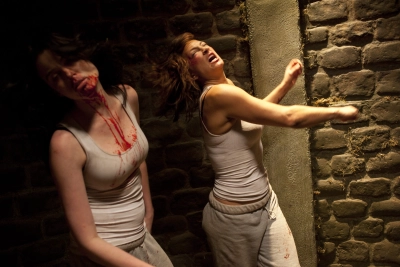 Trại Nữ Tù (Raze)
